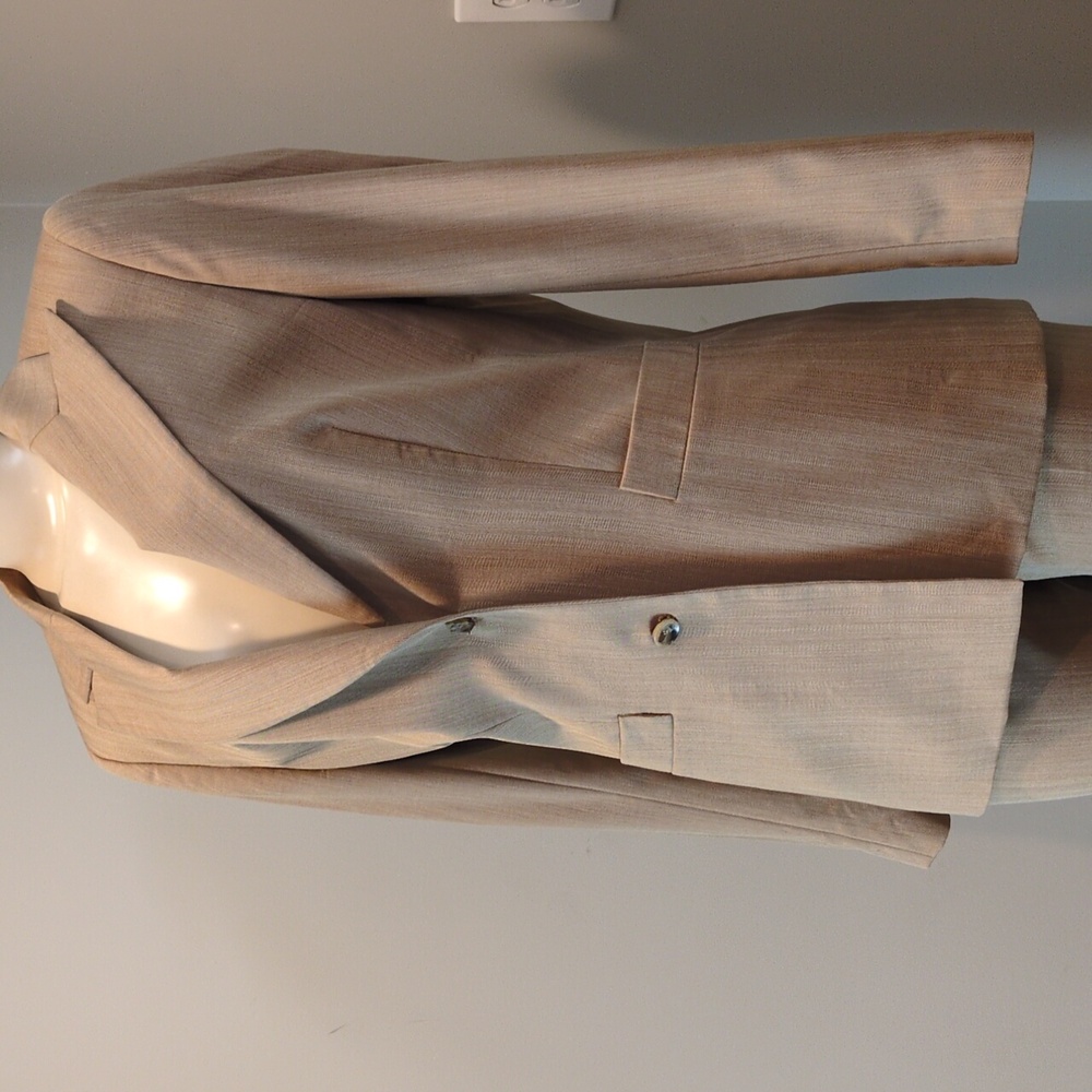 Escada Wool Tan Fine Herringbone Blazer and Pants Suit Women's Size 40  US 6
